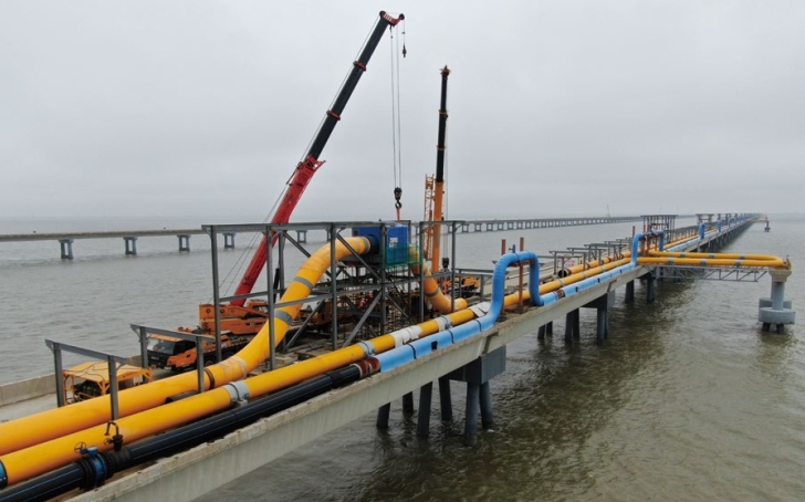 洋口港大桥输气管道补偿弯设计与施工探讨