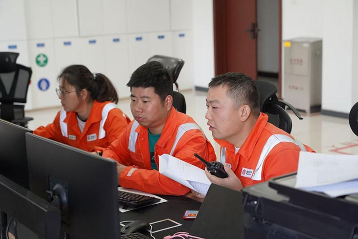 ��Ȼ��ѹ�����ϵ粻ͣ�������з��ɹ�